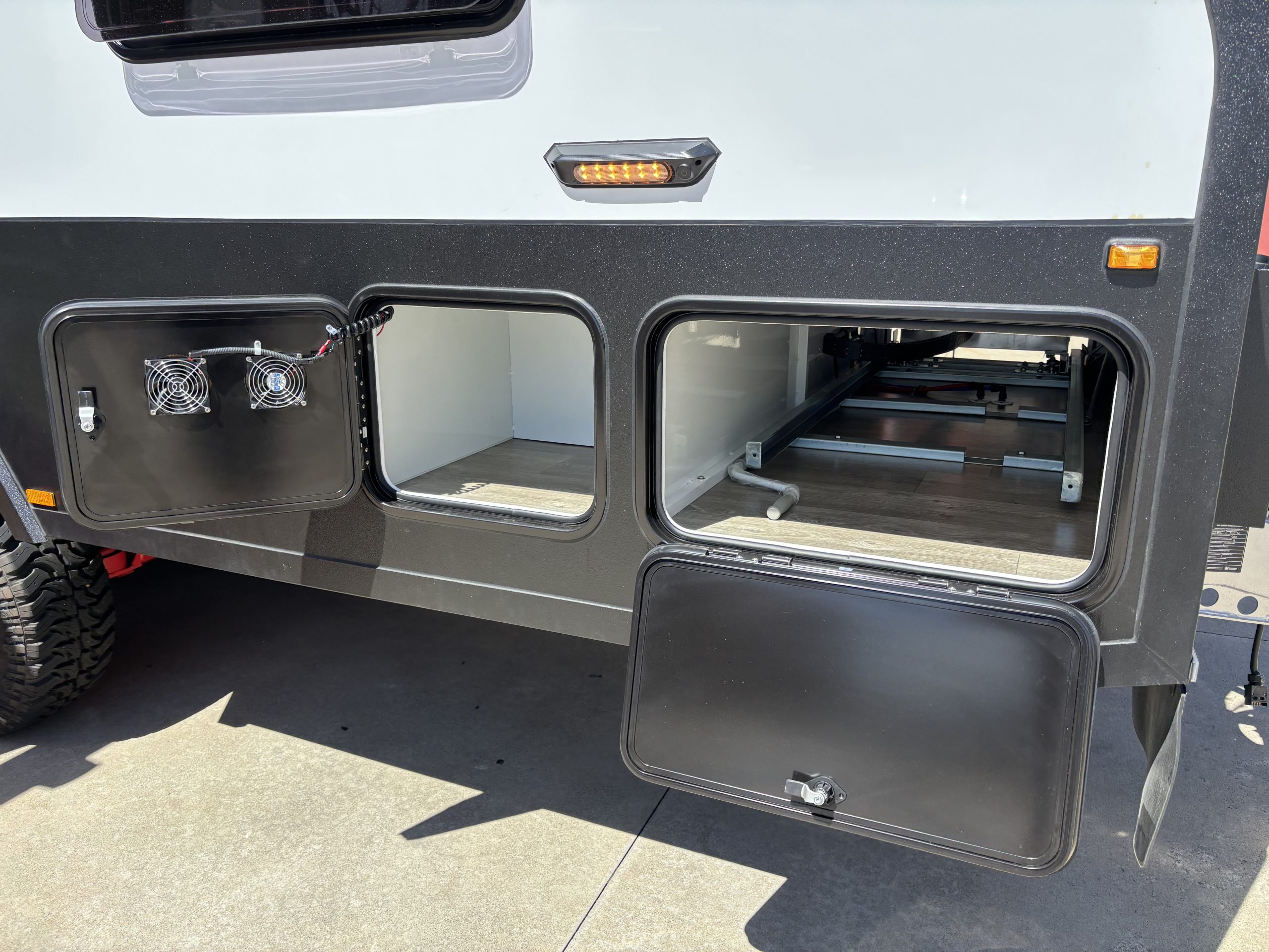 
Signature Kakadu 18 full									