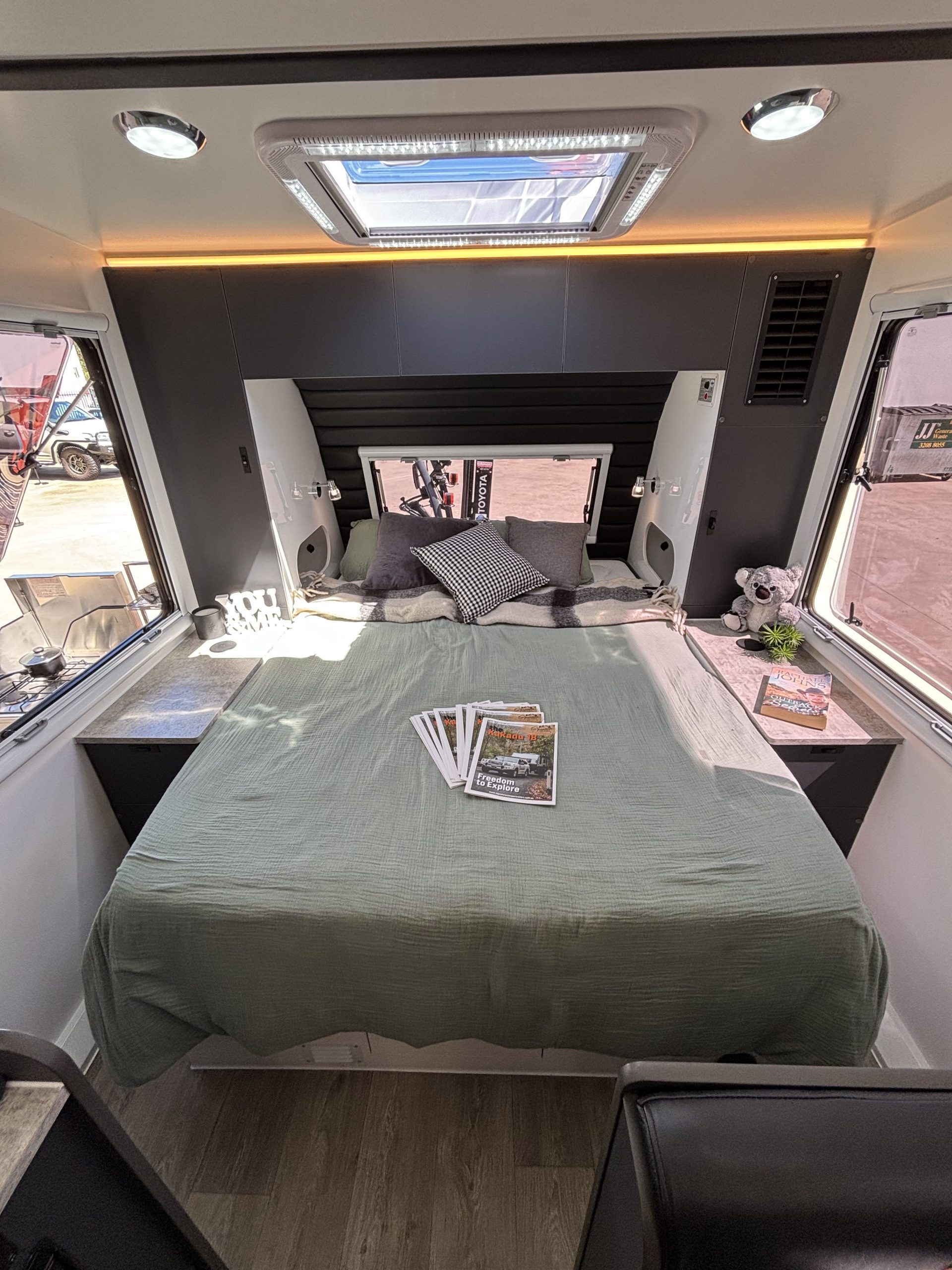 
Signature Kakadu 18 full									