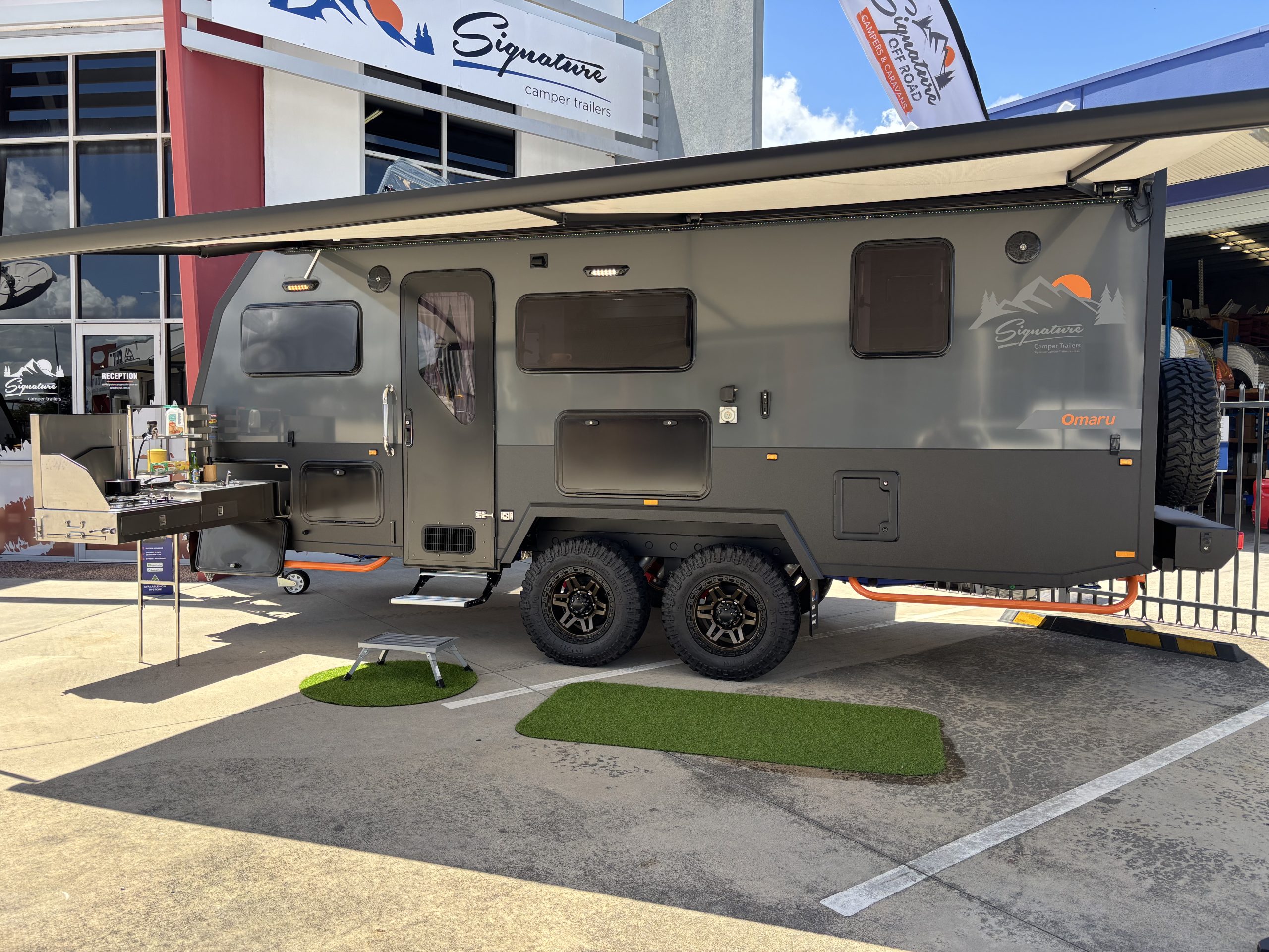 Signature Omaru Family