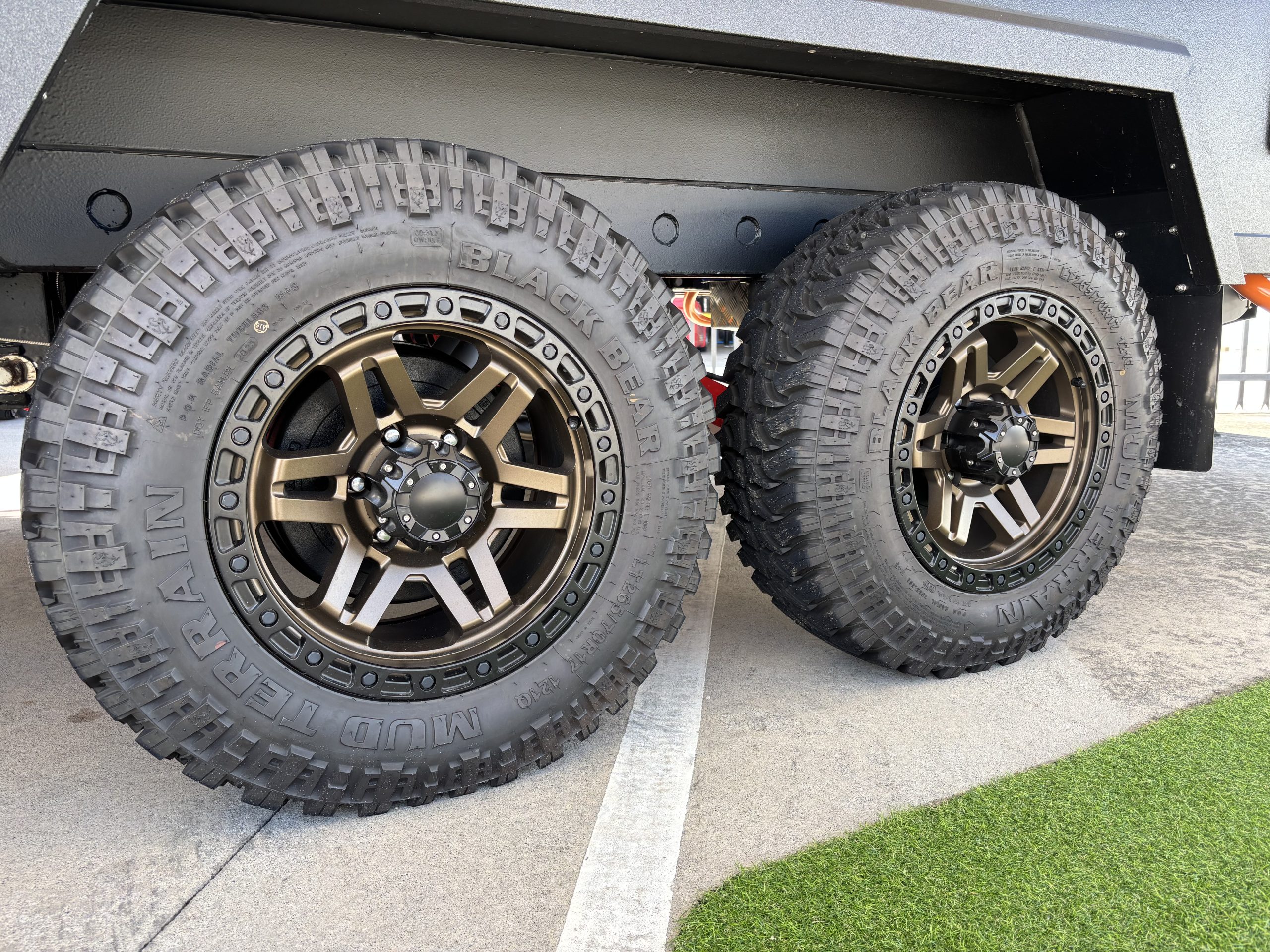 
Signature Omaru Family full									