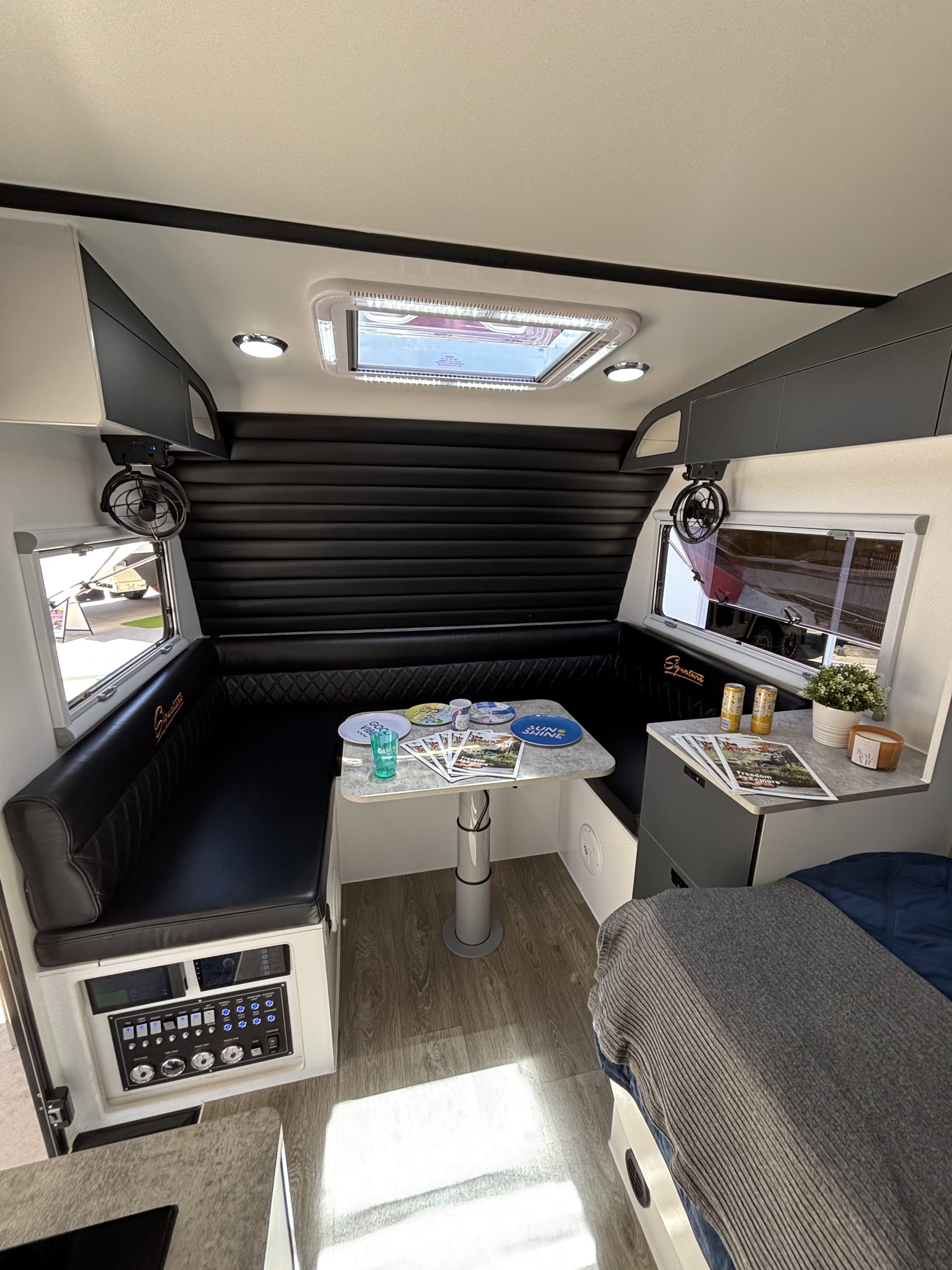 
Signature Omaru Family full									