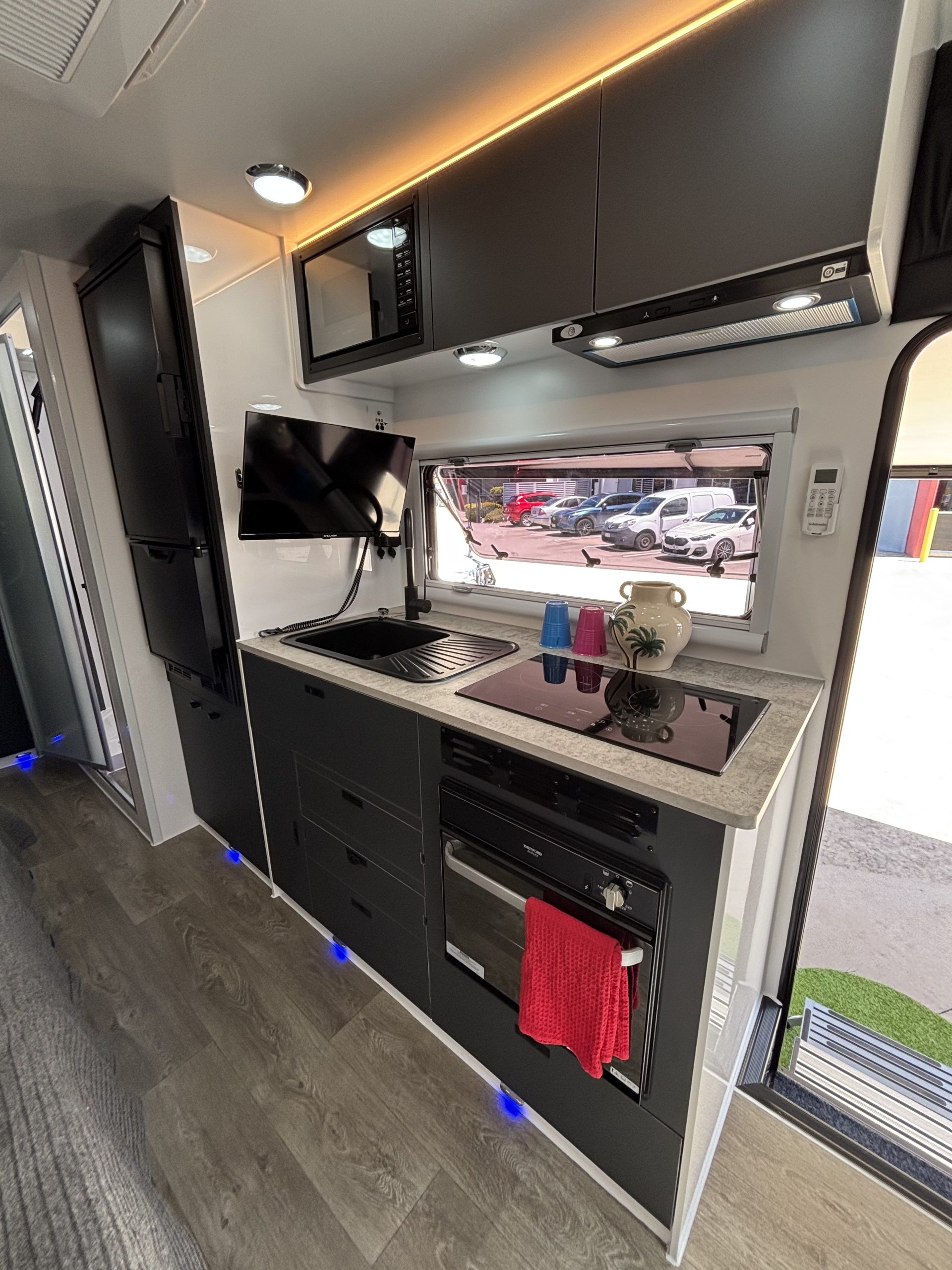 
Signature Omaru Family full									