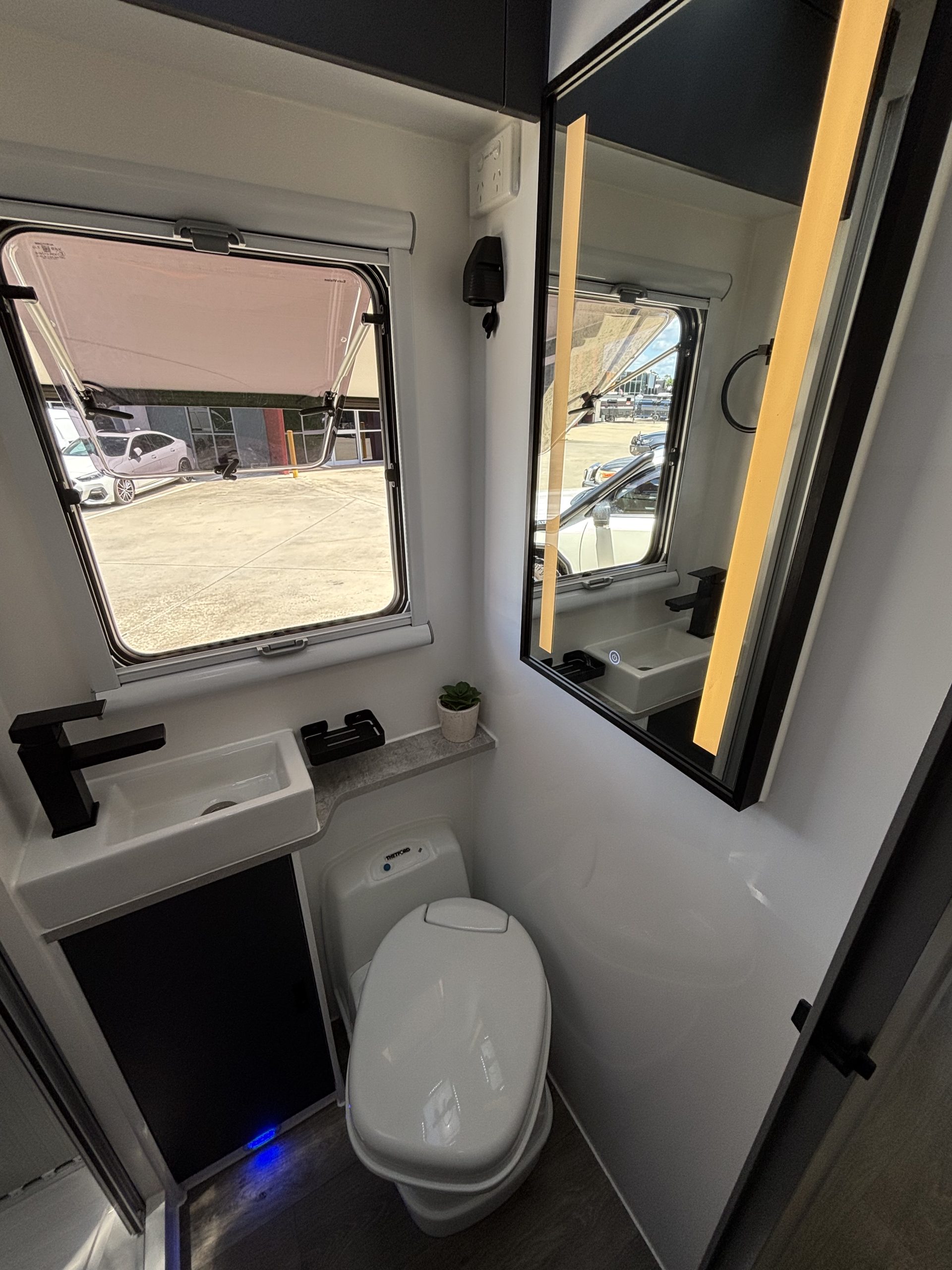 
Signature Omaru Family full									