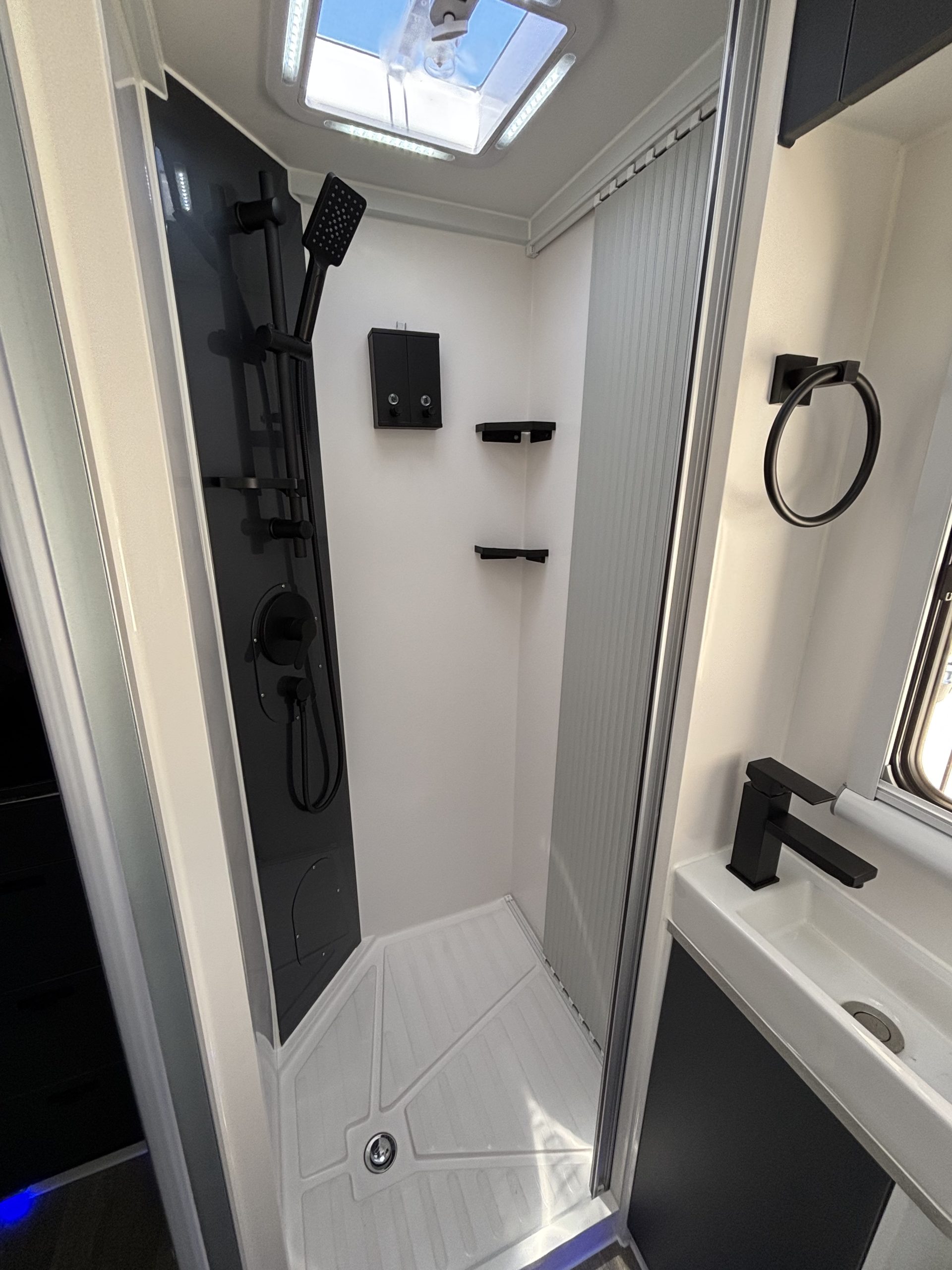 
Signature Omaru Family full									