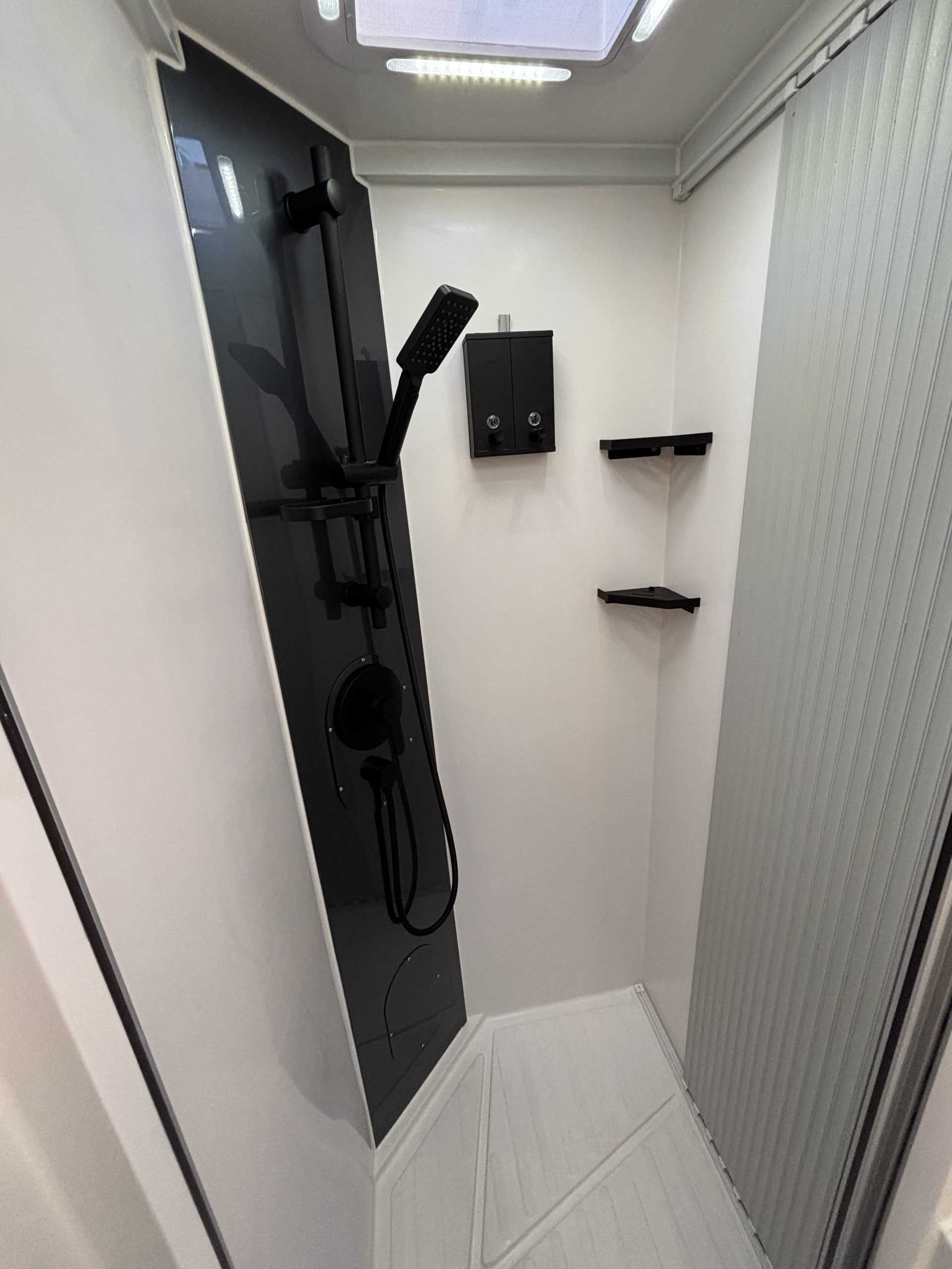 
Signature Omaru Family full									