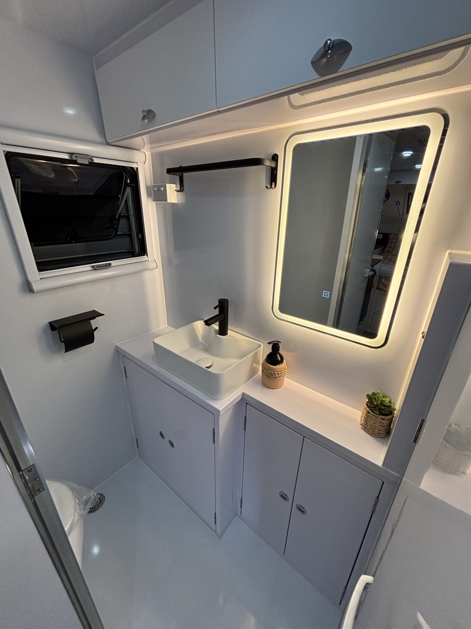 
Signature Marlu Tourer Hard Roof full									